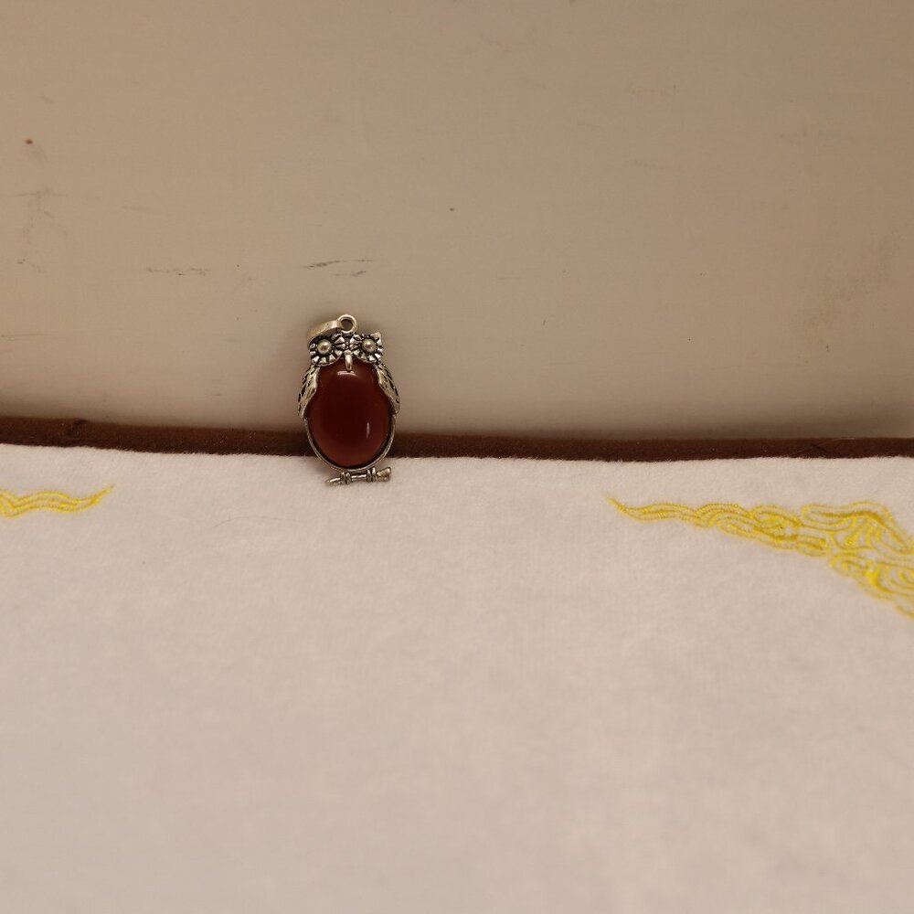 Unbranded Owl Pendant with a Semiprecious Stone almost 2in High no Chain
